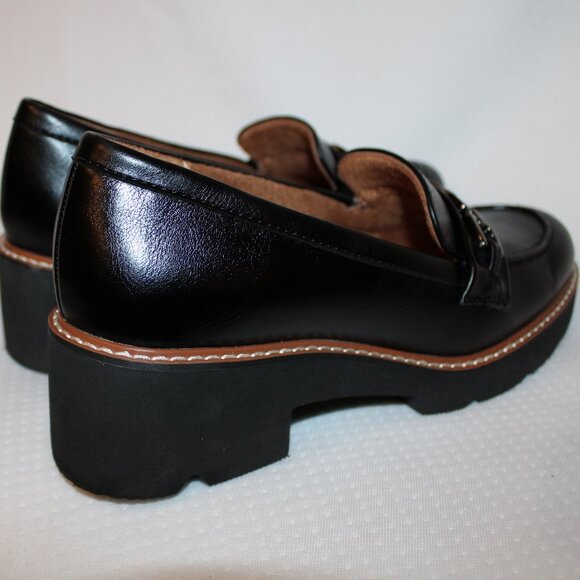Naturalizer Cabana Lug Sole Slip on Black Loafer Women's Size 6M - Picture 4 of 14